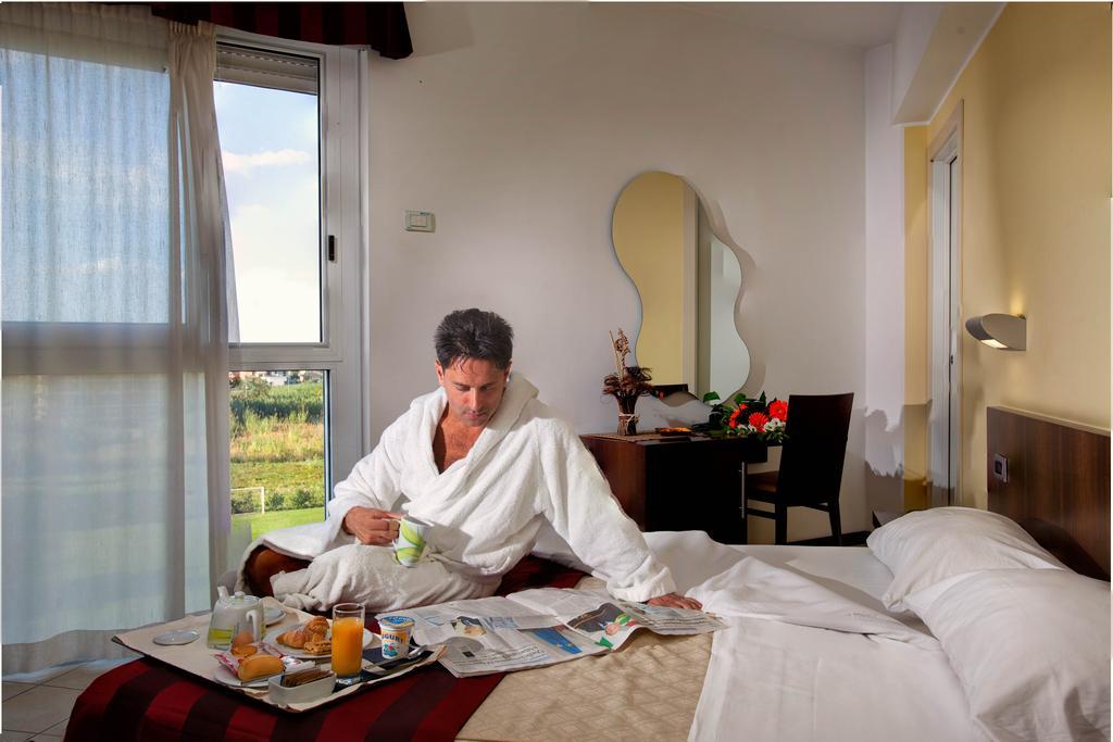 Seapark Spa Resort Giulianova Szoba fotó